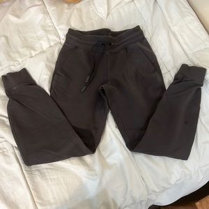 Lululemon joggers!